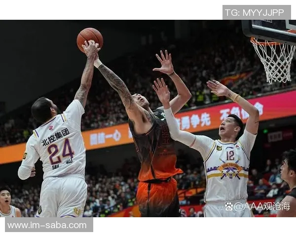 北京全运男篮热身赛大胜北控新外援雷吉佩里与西布龙首次亮相